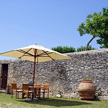 Agriturismo Residenza Paradiso カントリーハウス トレビ
